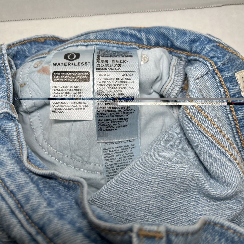 Levi's Premium 70s High Flare Size 26 Big E - Picture 10 of 12